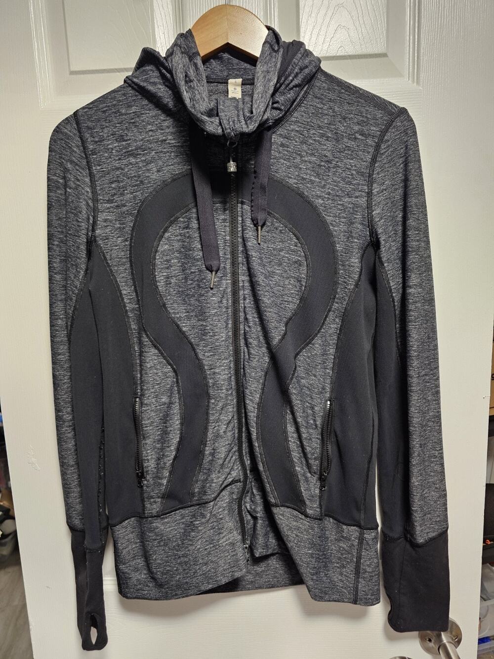 Lululemon Define Jacket Full Zip Thumbholes Athletic Gray Womens Sz 8